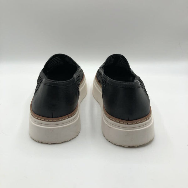 9.5M leather cut out slip ons