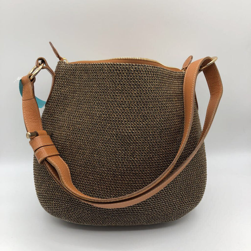 R300+ Straw Front pocket crossbody