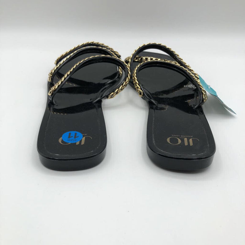 11 Rubber chain strap sandal