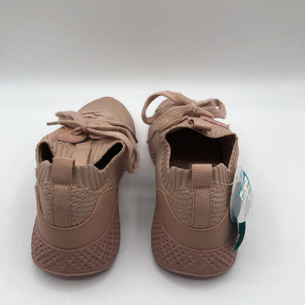 Nwt 5.5M Waterproof sneaker