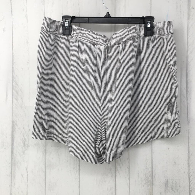 R49 L Striped short