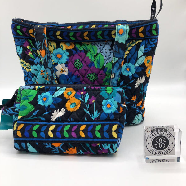 2 pc. Quilted floral shoulder bag & pouch