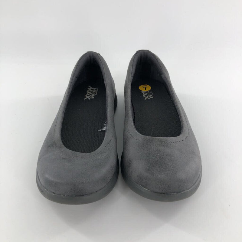 NWOB 7 slip on flats