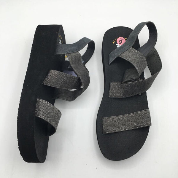 NWT 9.5 metallic mixed media sandal