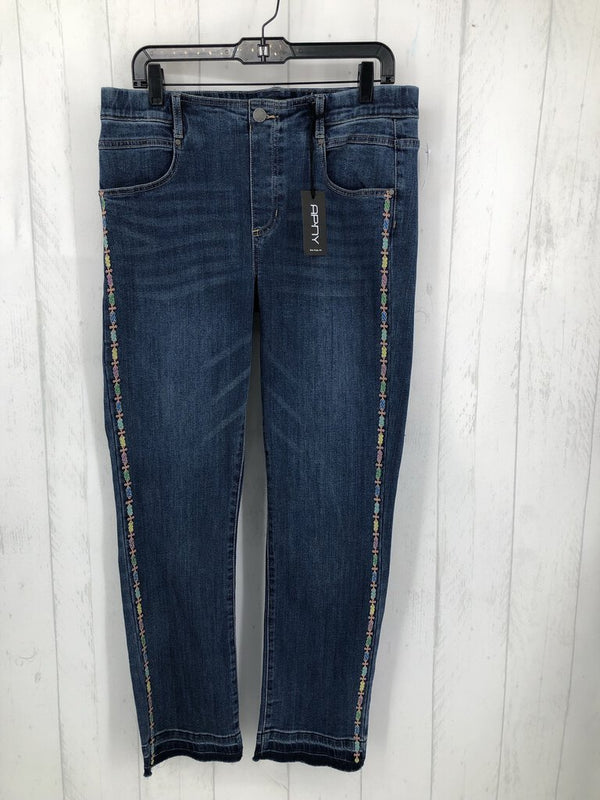 R88 12 Embelished frayed bottom jean