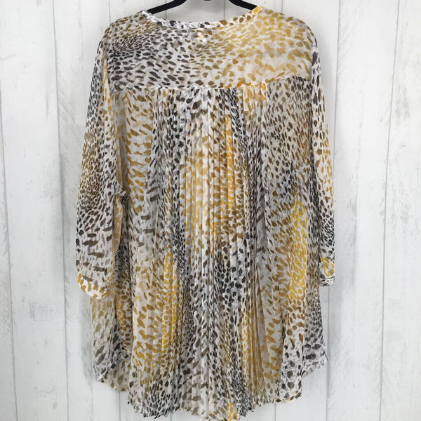 R60 26/28 Animal print pleated top w/elbow sleeve