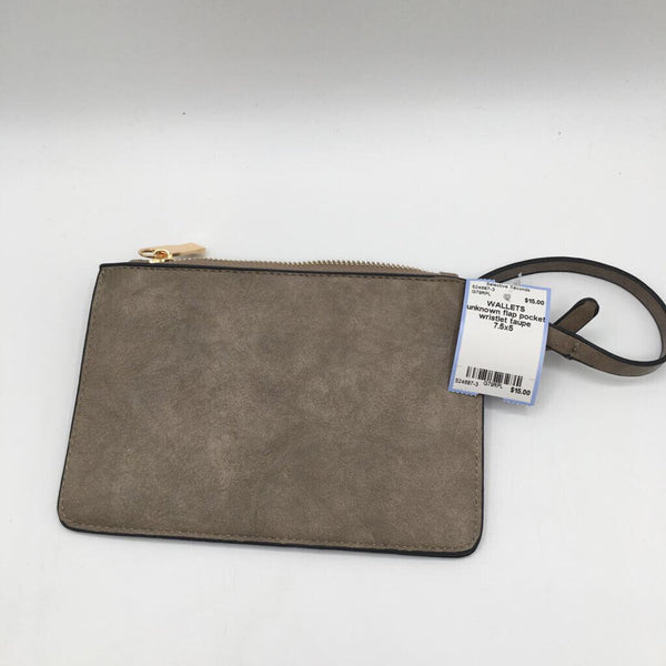 flap pocket wristlet