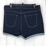 10 Mid rise cuffed jean short