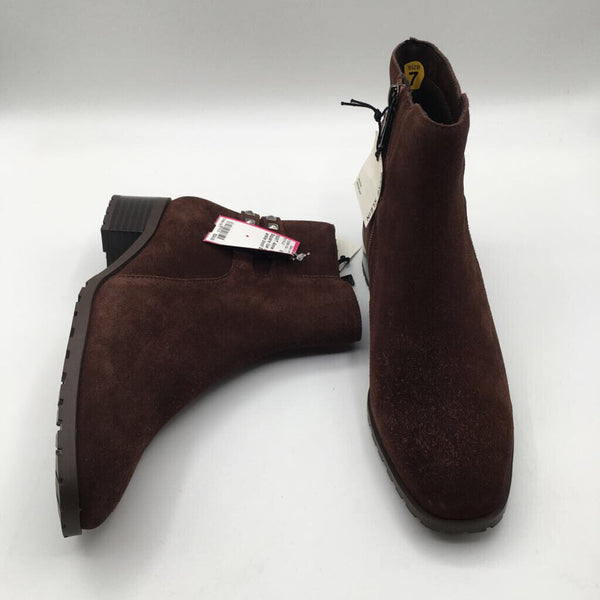 7 Square toe casual ankle boot