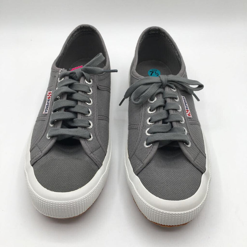 R69 9 lace up canvas sneaker