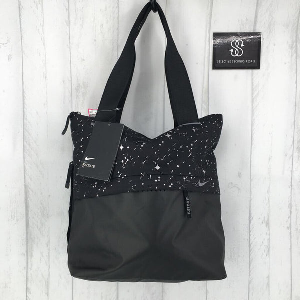 R55 tote w/ zip pockets