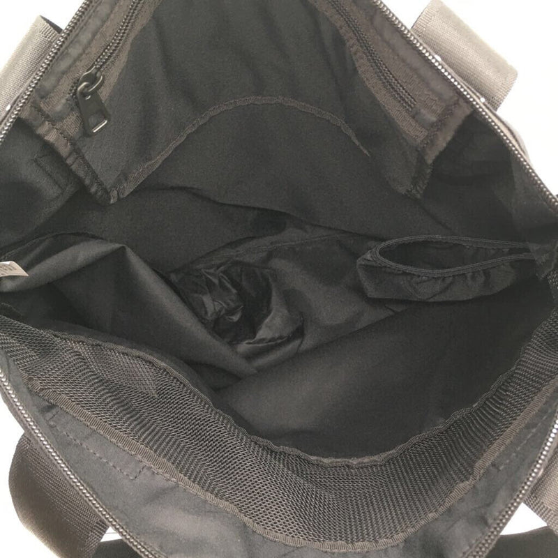 R55 tote w/ zip pockets