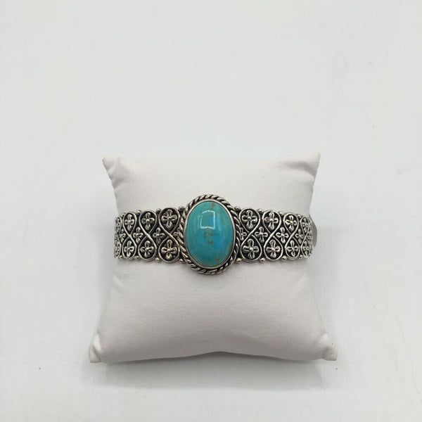 silvertone floral cuff w/turquoise stone