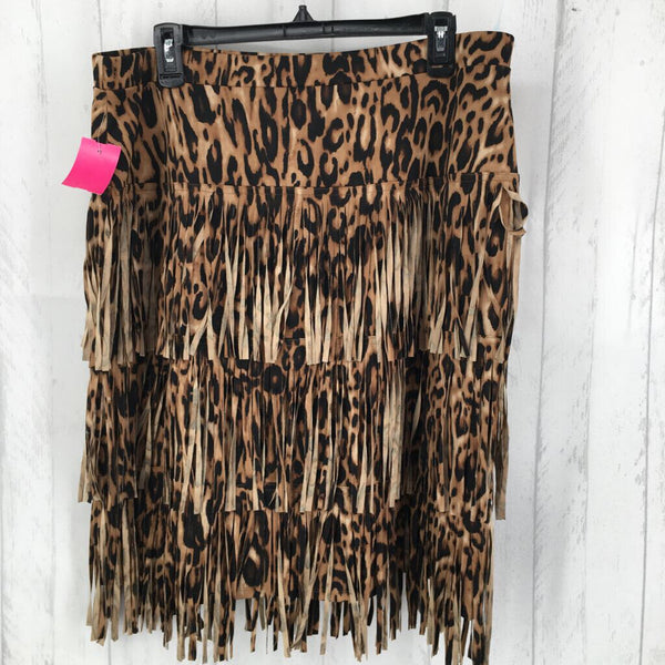 2 (L) Animal print fringe skirt