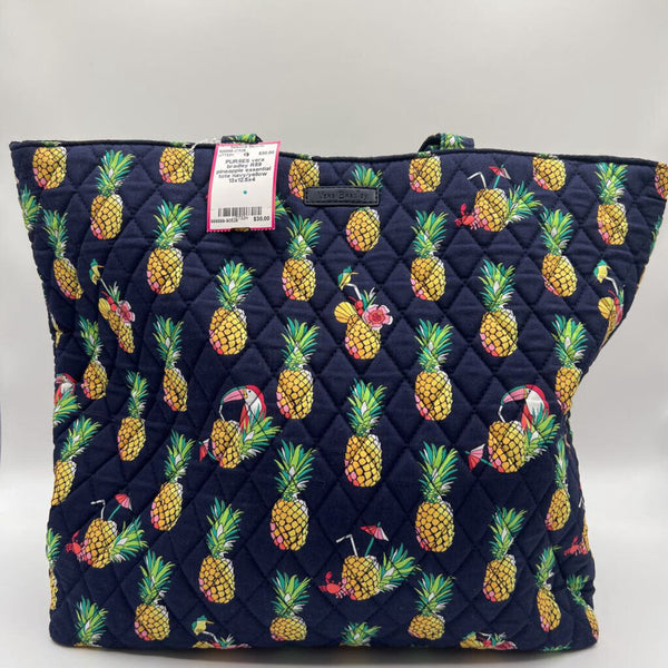 R59 pineapple essential tote