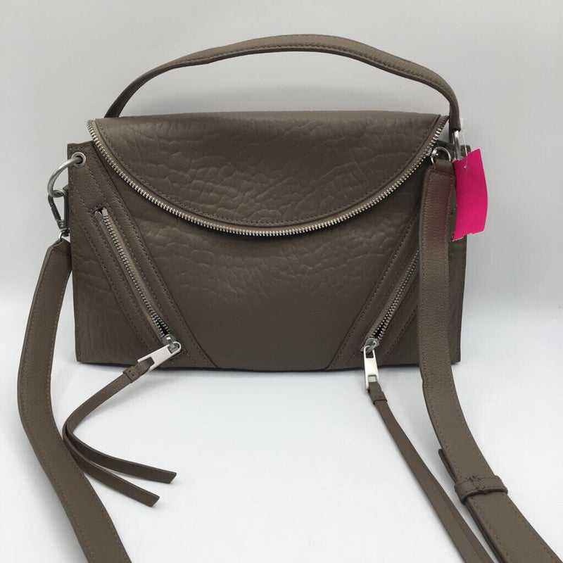 flap zipper pocket crossbody