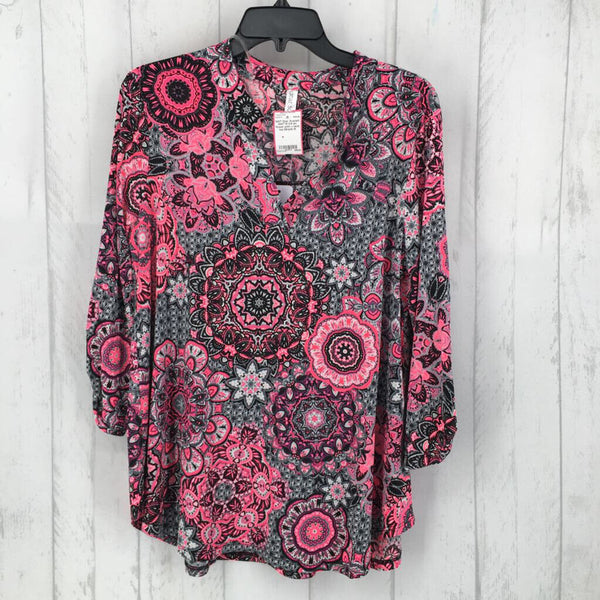 NWT M 3/4 slv flower print v neck top