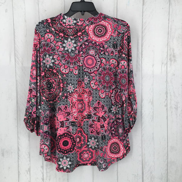 NWT M 3/4 slv flower print v neck top