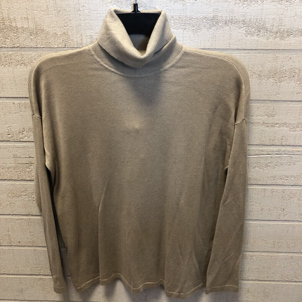 R79 XSP T-neck sweater