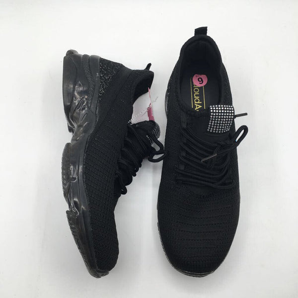 9 Knit lace up sneaker