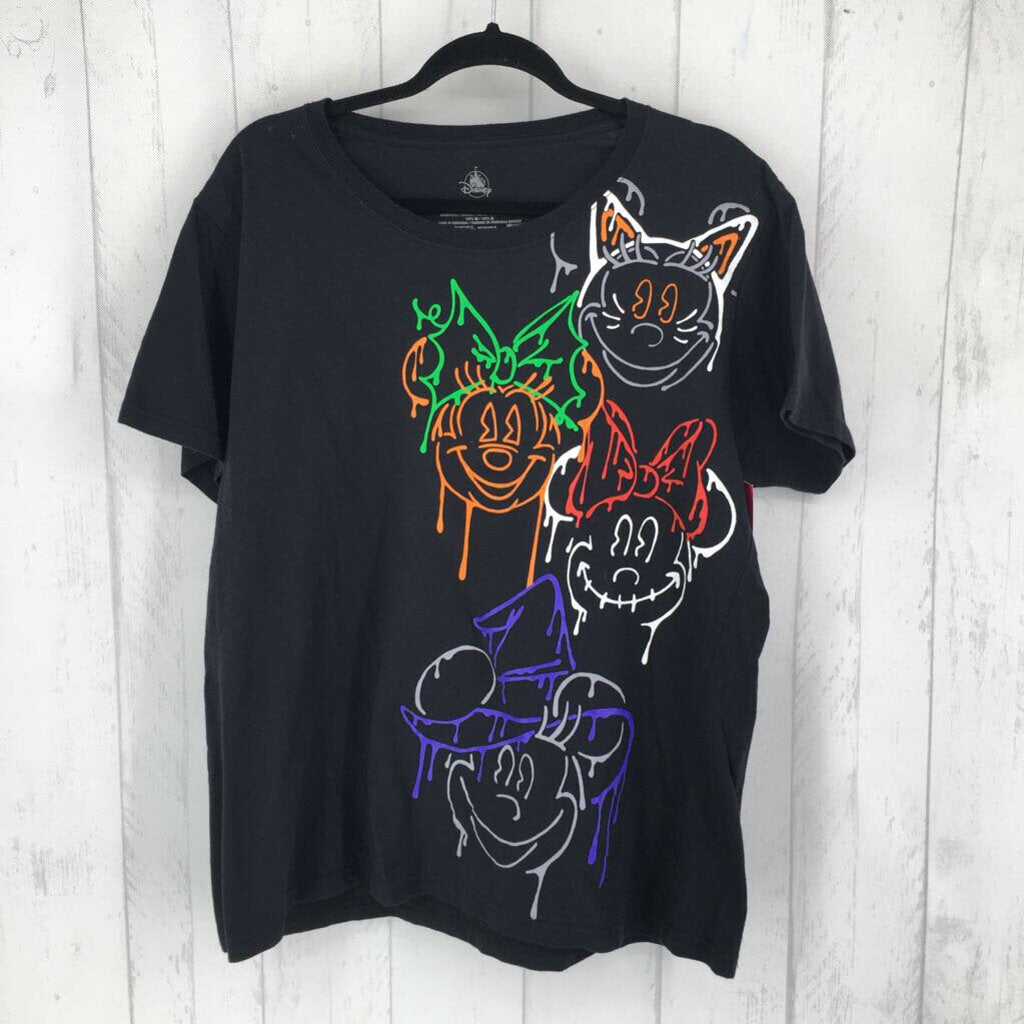 2XL Spooky Mickey tee
