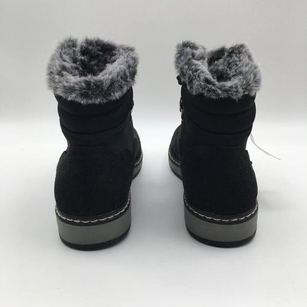 5.5 faux fur lined hiking boots