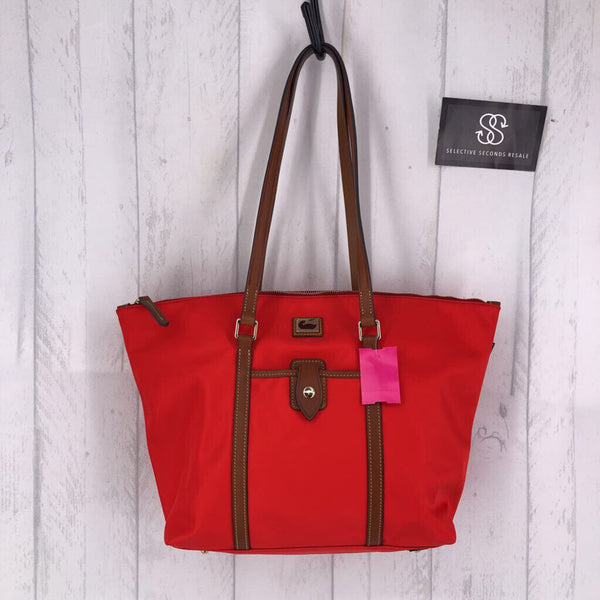 NWT lg zip tote w/ key fob