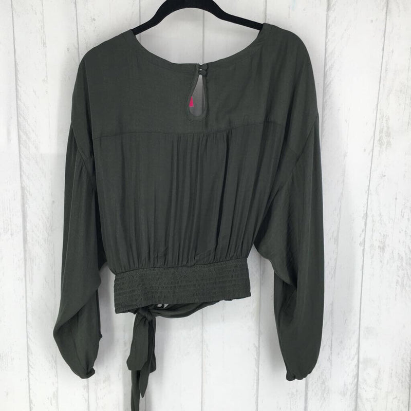 M l/s crop 1 button top