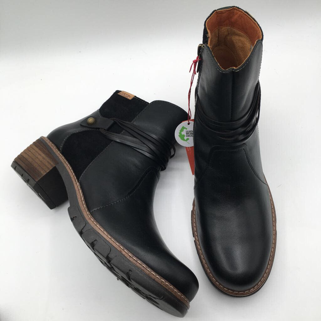 R230 9 suede/leather side zip ankle boots