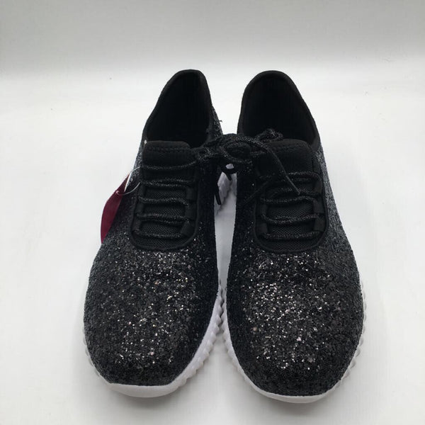 8 Glitter lace up sneaker