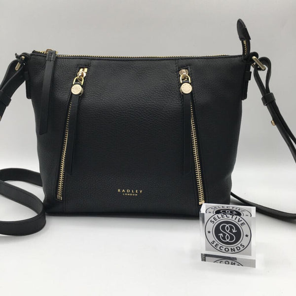 zip top crossbody w/ zip front pockets