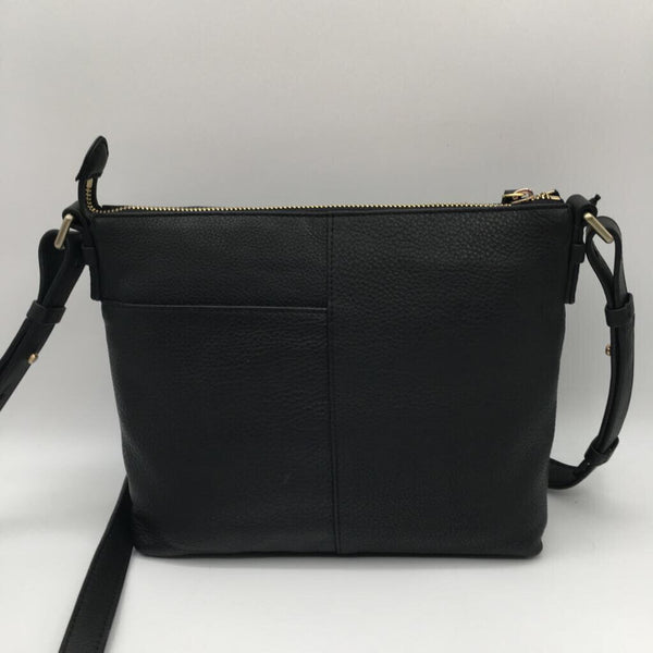 zip top crossbody w/ zip front pockets