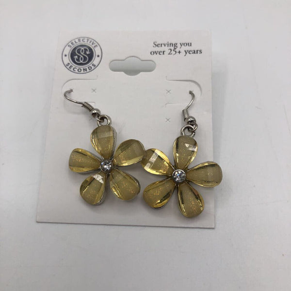 Flower dangle earrings