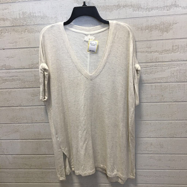 XL cuff slv v-neck top