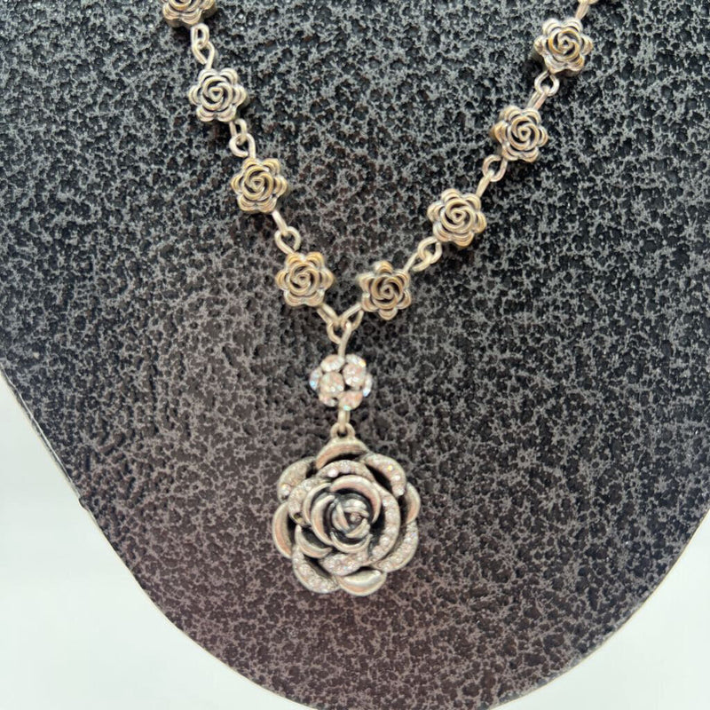 11" Vintage rose necklace