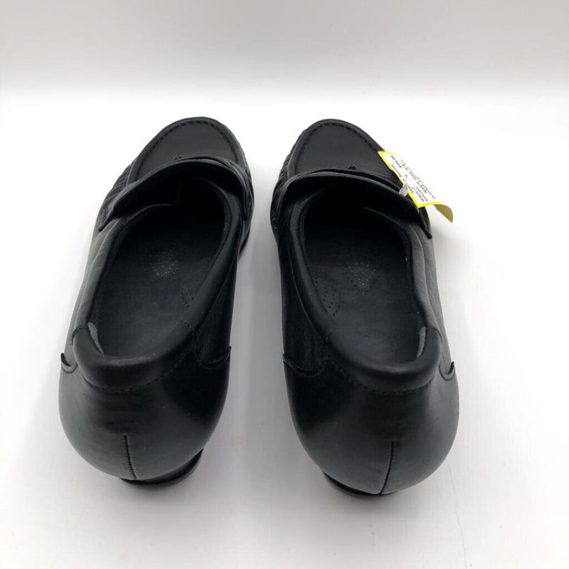 8.5 wedge loafers