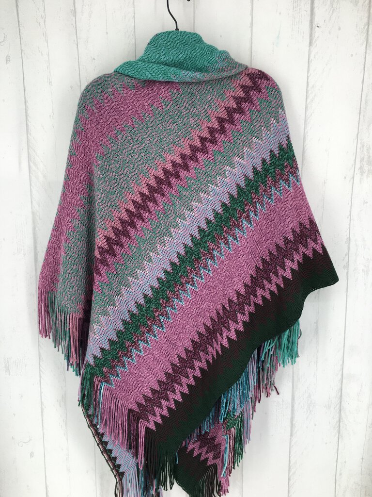 OS Wood clasp chevron fringe poncho