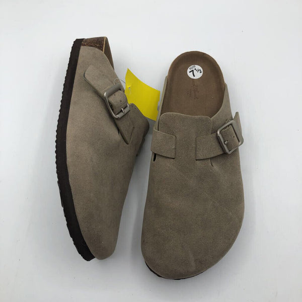 7.5 Slip-on clogs