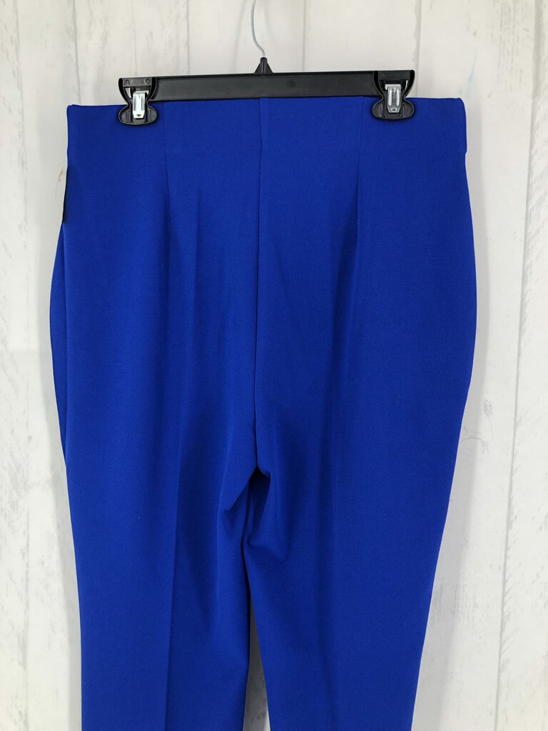 10 Belted trouser