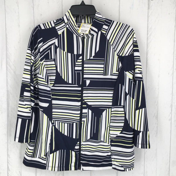 2 (L) Printed full-zip top