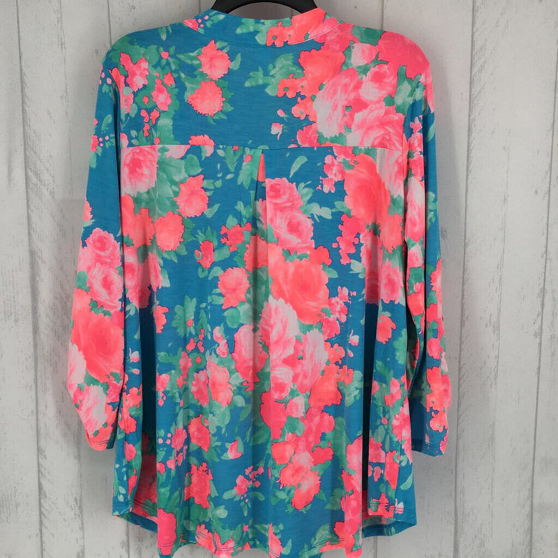 L tab slv flower print v-neck top