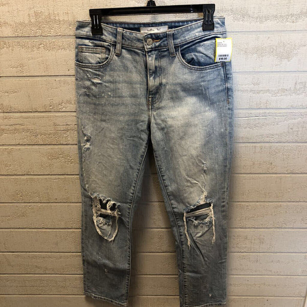 26 Distressed "Everyday jean"