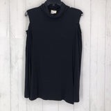 1(M) T-neck off shoulder l/s top