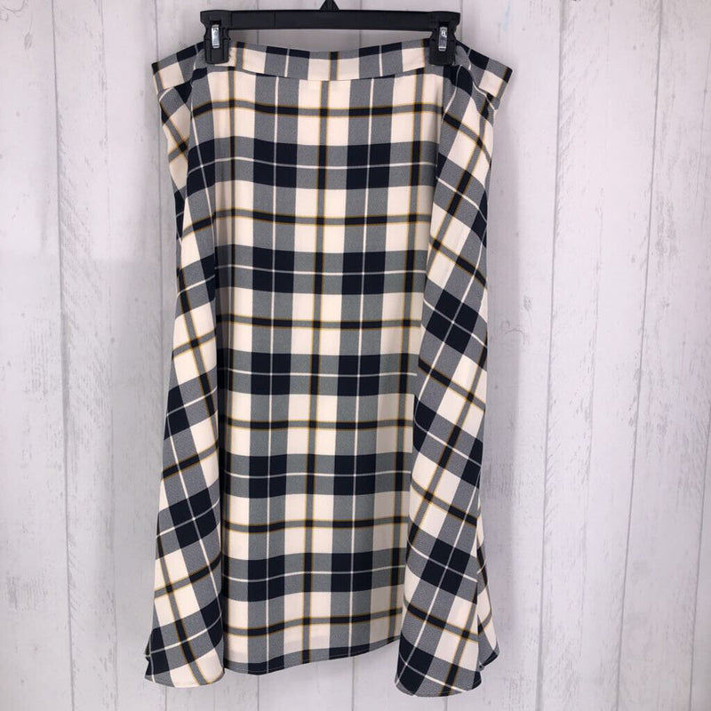 14 Plaid mid length flare hem skirt