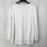 XL Buttoned v-neck l/s top