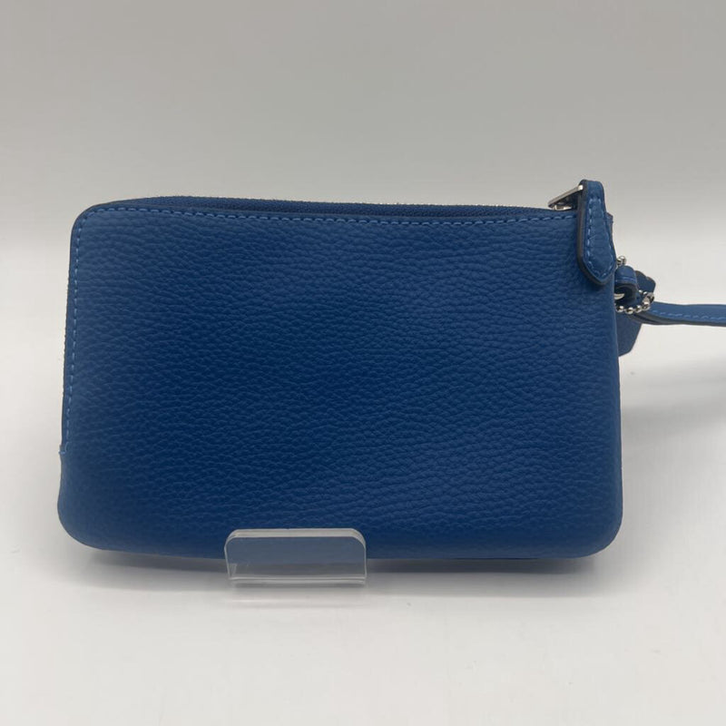 Double zip wristlet