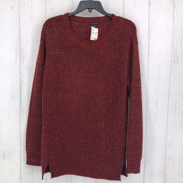 M Crewneck slit sides sweater