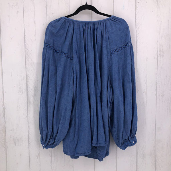 4X Smocked l/s denim top