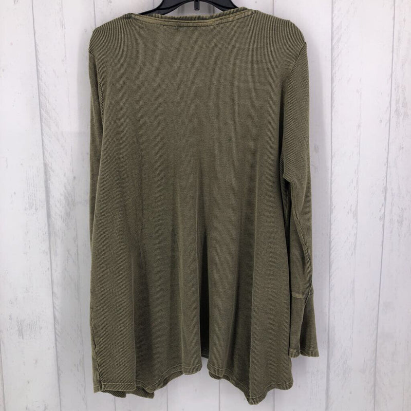 XL Waffle knit v-neck l/s top