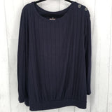 18/20 Textured w/buttons l/s top